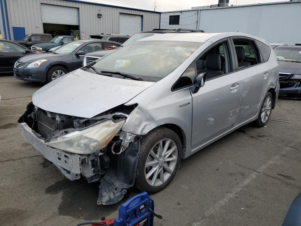 TOYOTA PRIUS V 2012