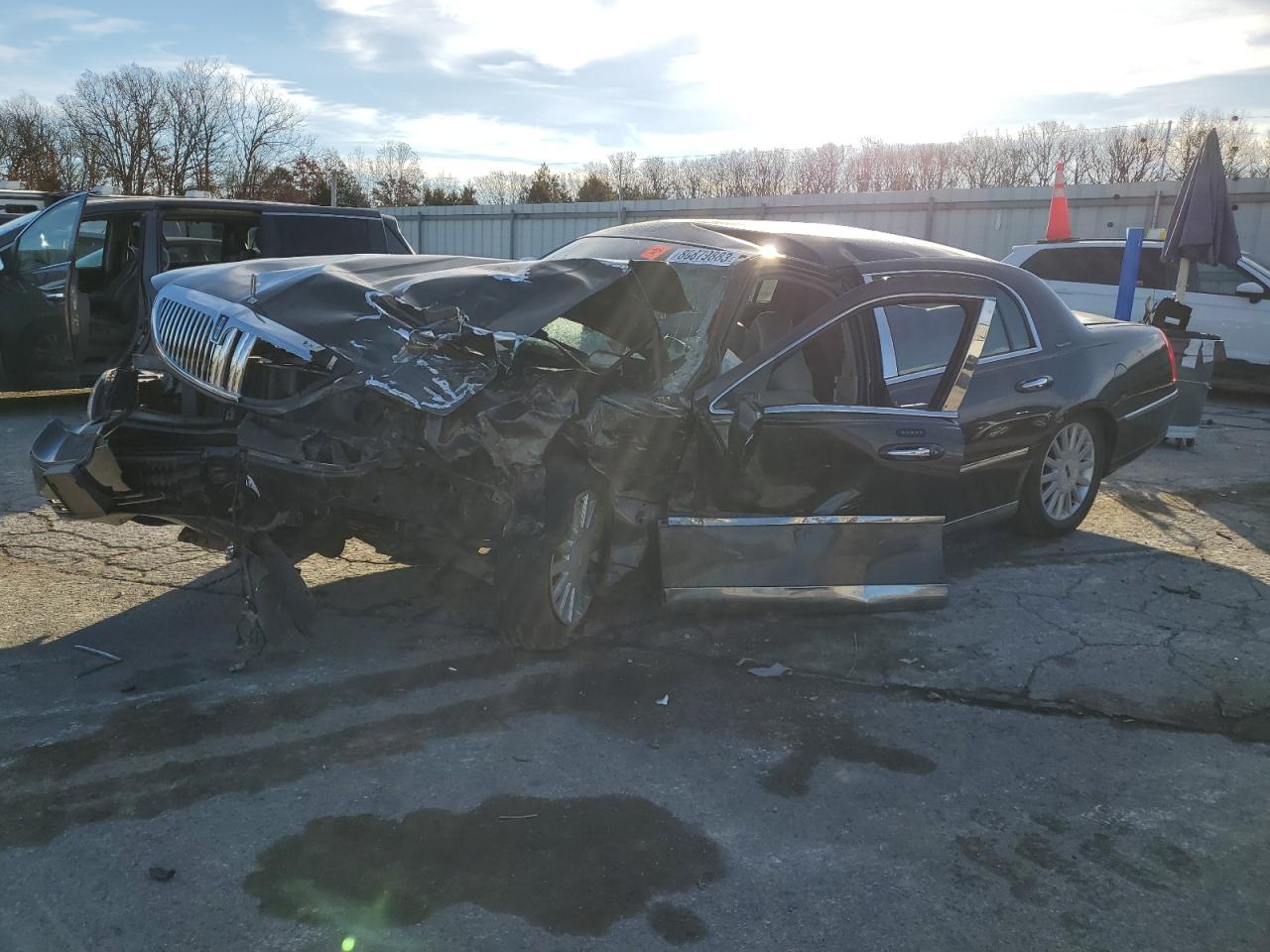 LINCOLN TOWN CAR S 2005