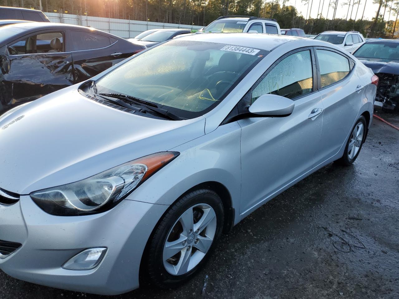 HYUNDAI ELANTRA GL 2012