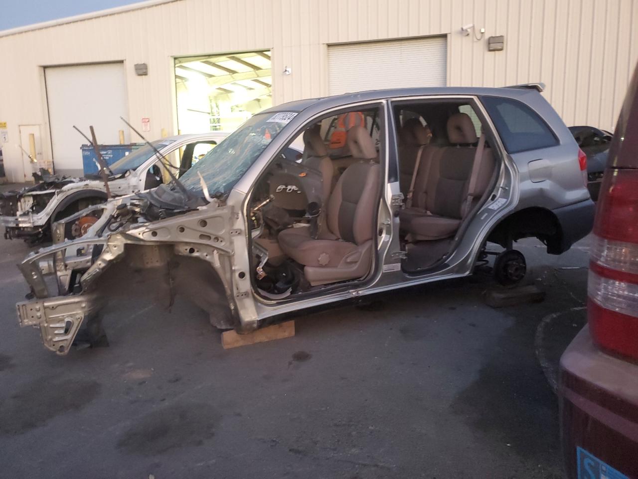 TOYOTA RAV4 2001