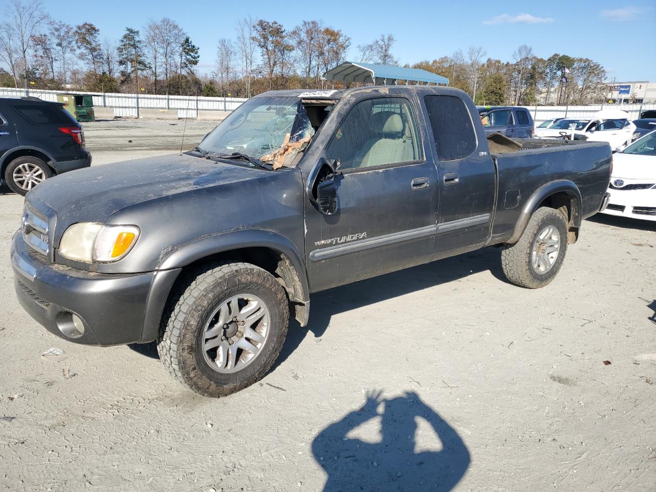 TOYOTA TUNDRA ACC 2004