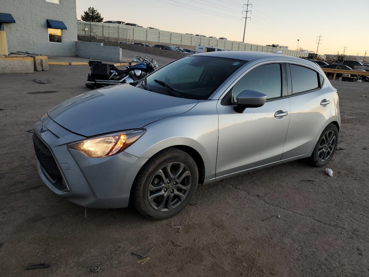 TOYOTA YARIS LE 2020