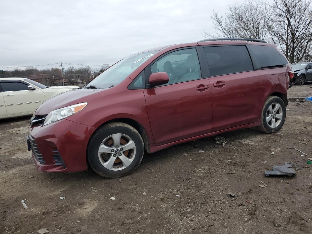 TOYOTA SIENNA 2018