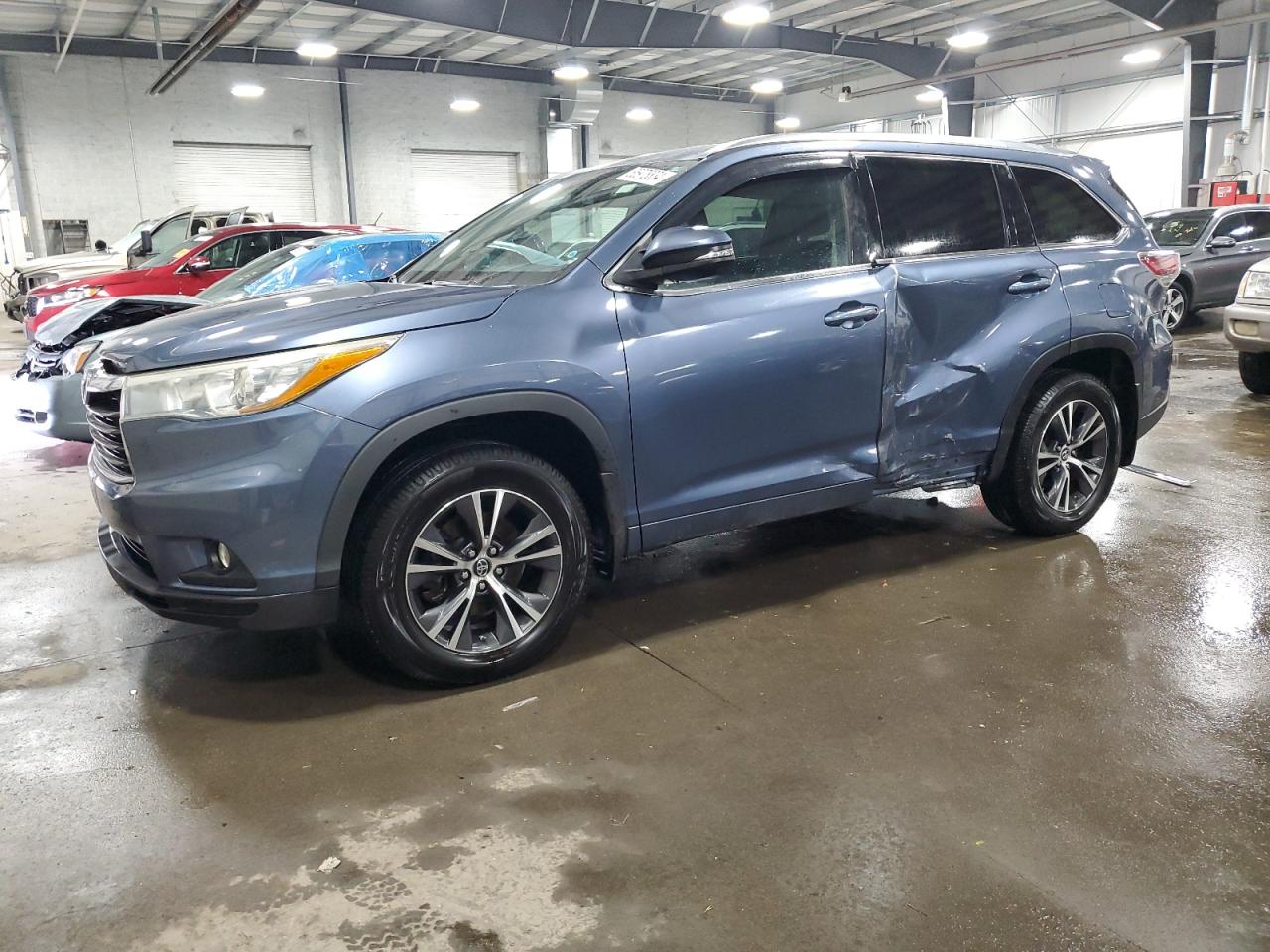 TOYOTA HIGHLANDER 2016