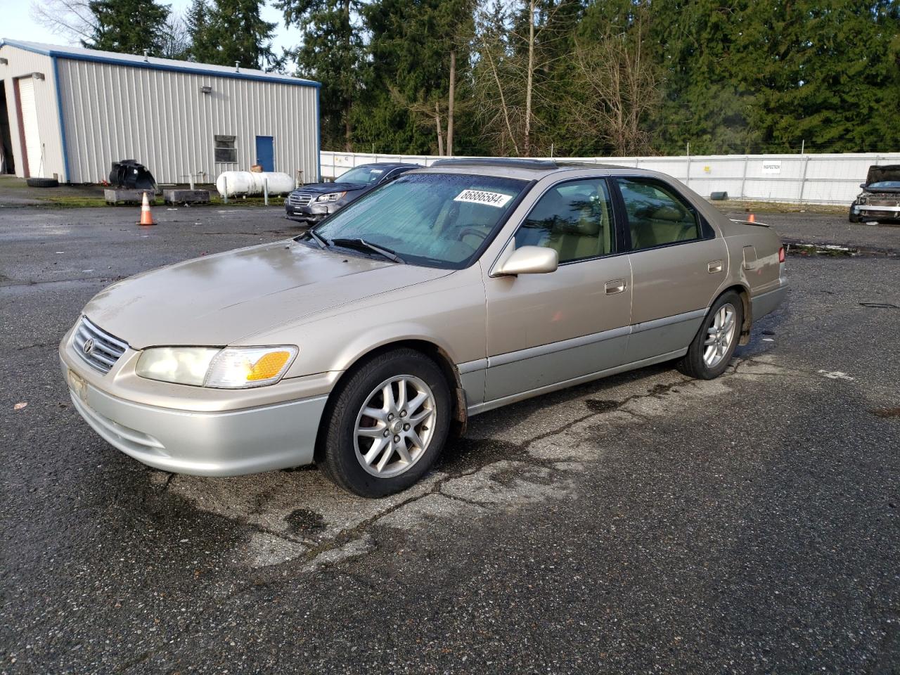 TOYOTA CAMRY LE 2001
