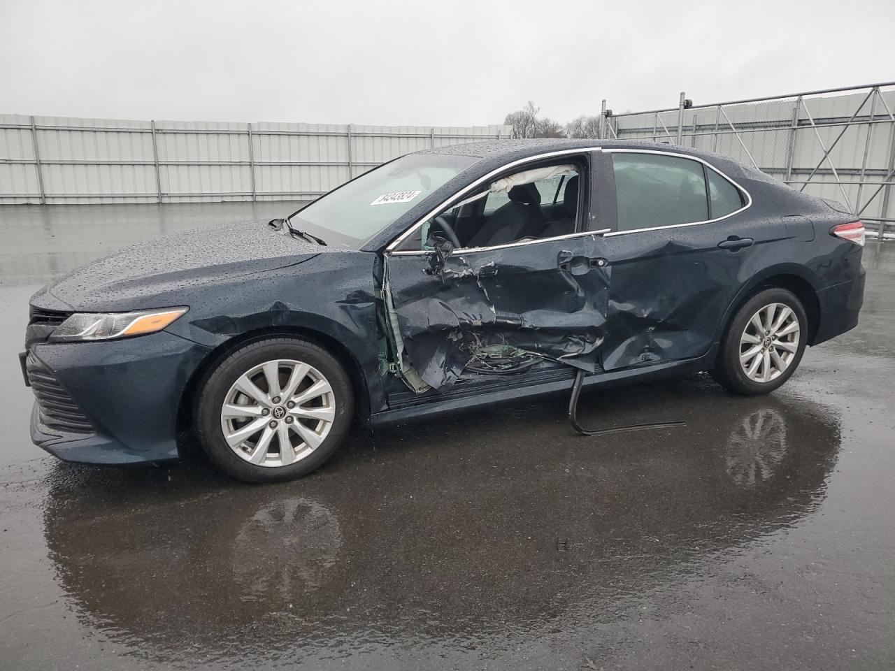 TOYOTA CAMRY LE 2020