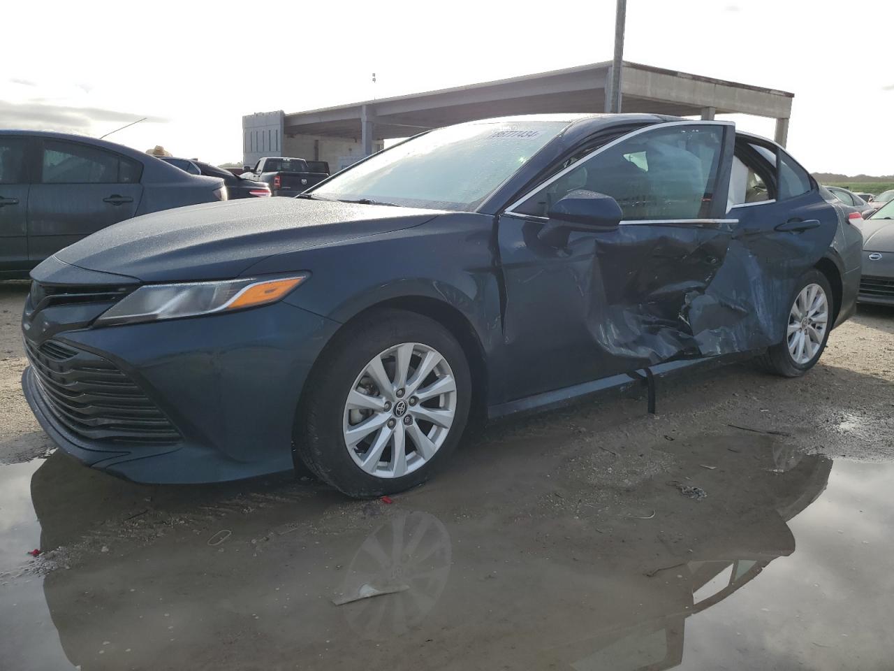 TOYOTA CAMRY LE 2020