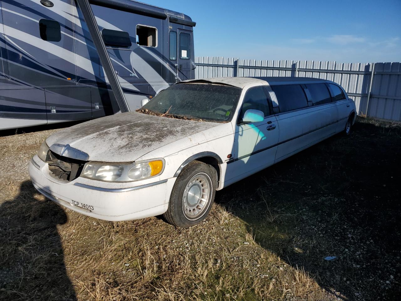 LINCOLN TOWN CAR E 2000