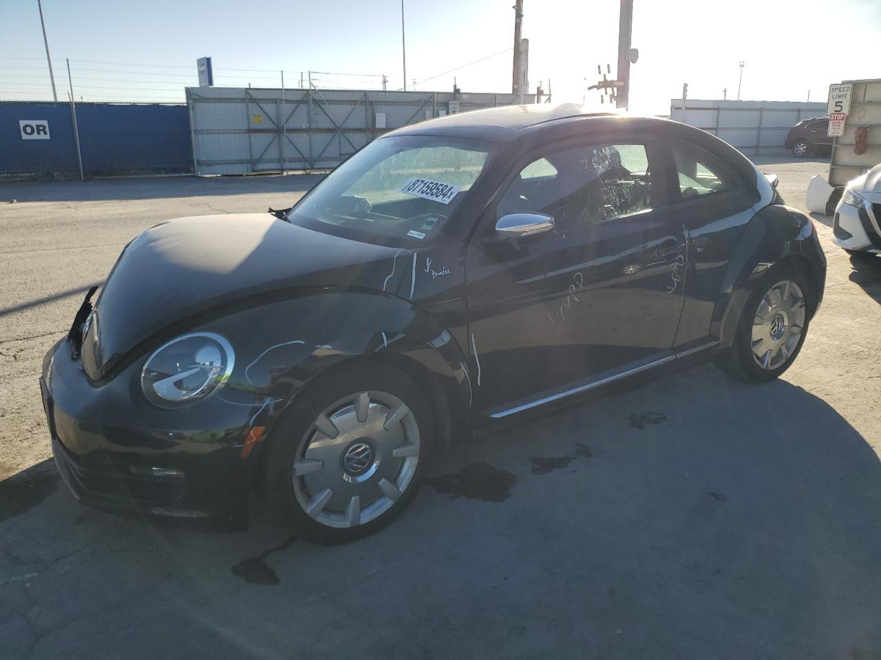 VOLKSWAGEN BEETLE 2013