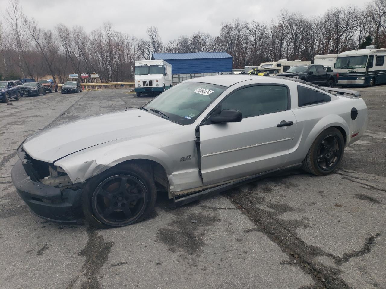 FORD MUSTANG 2005