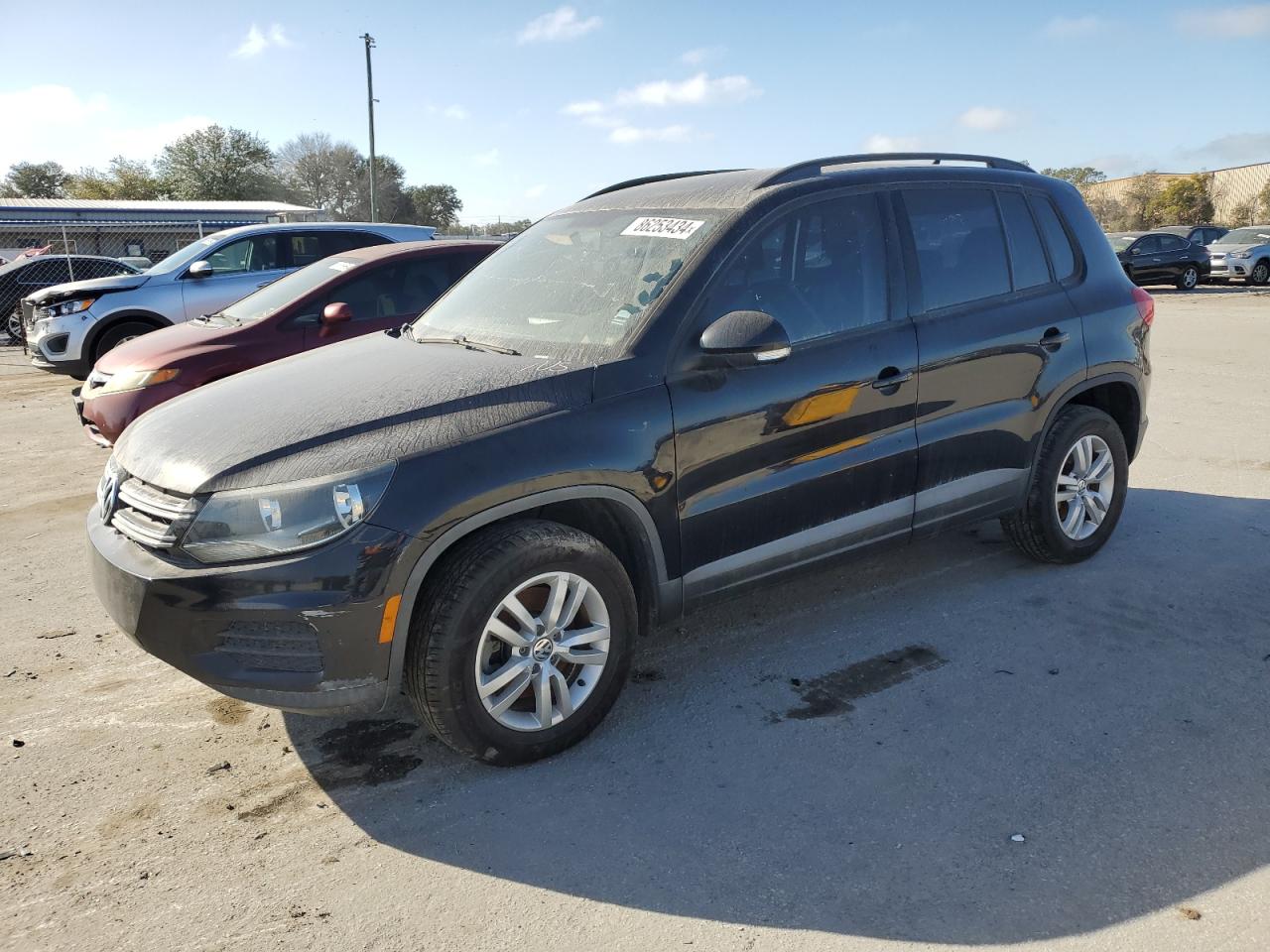 VOLKSWAGEN TIGUAN S 2015