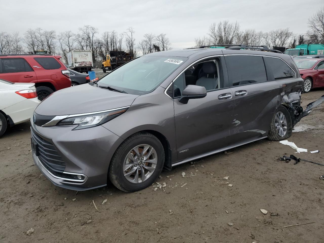 TOYOTA SIENNA XLE 2021