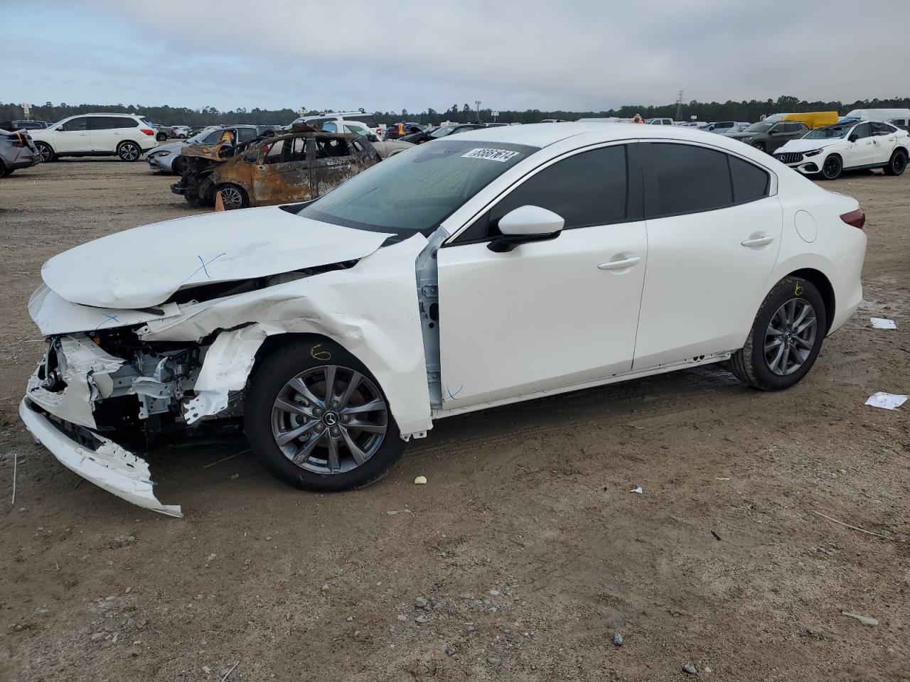 MAZDA 3 2024