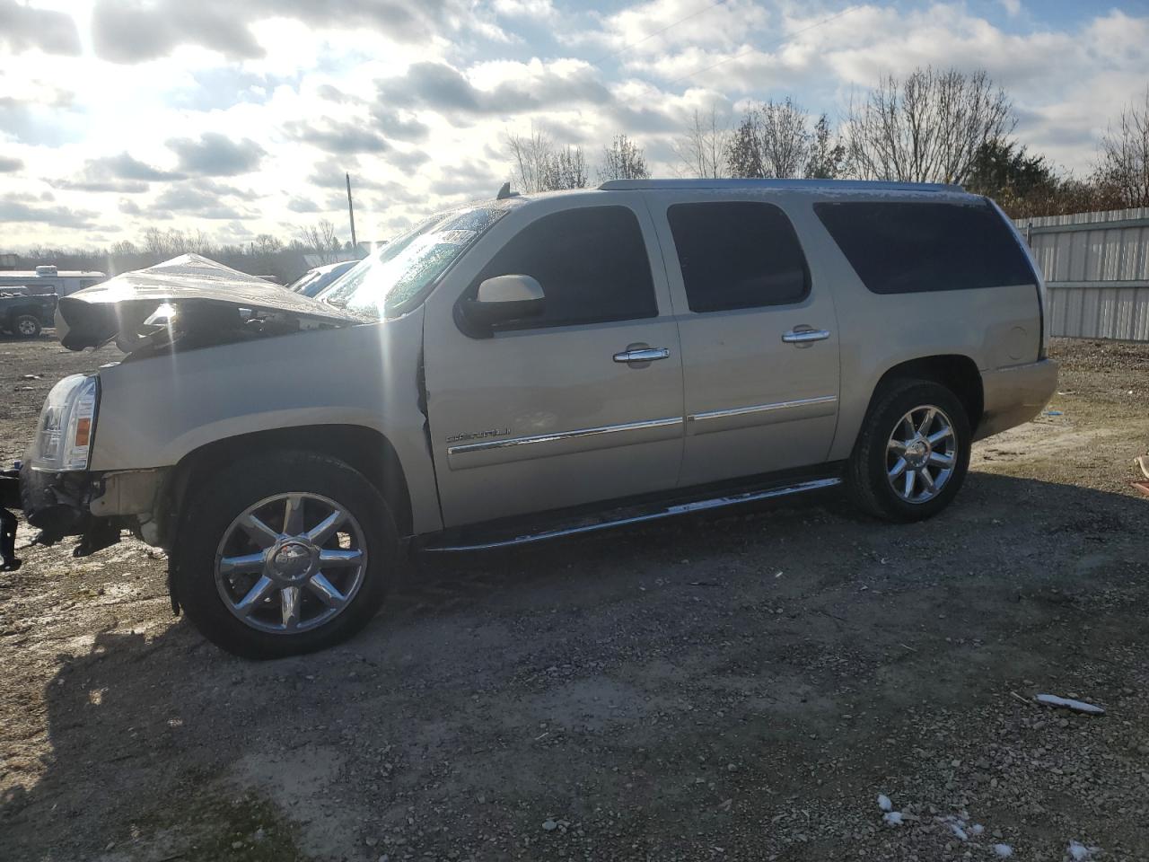 GMC YUKON XL D 2011