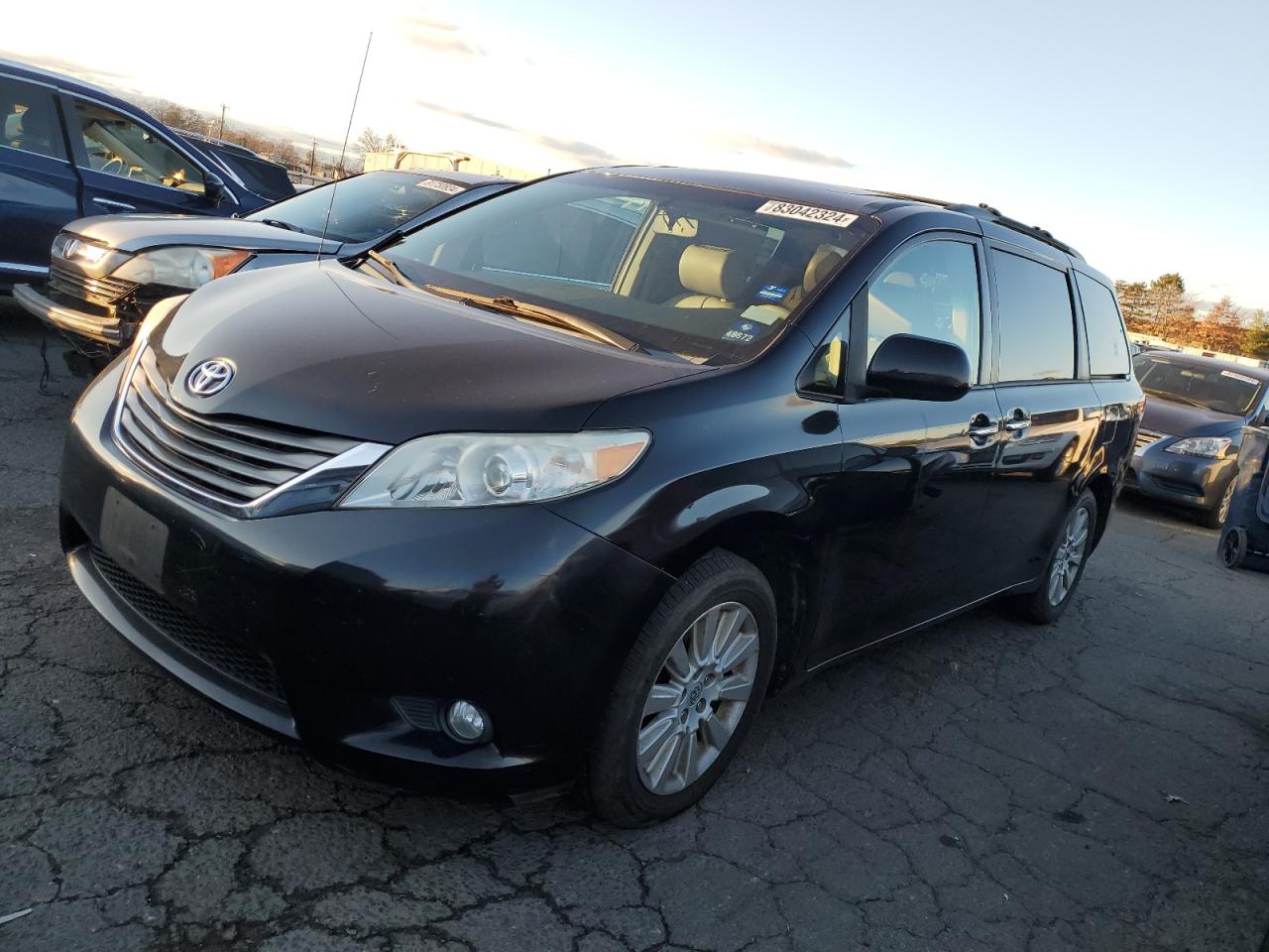 TOYOTA SIENNA XLE 2013