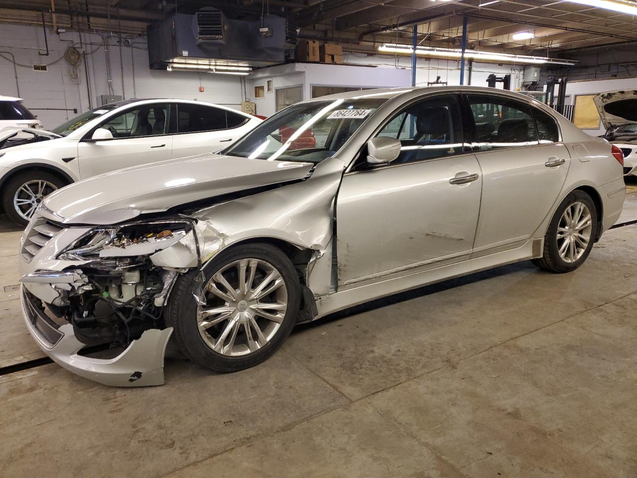 HYUNDAI GENESIS 3. 2013