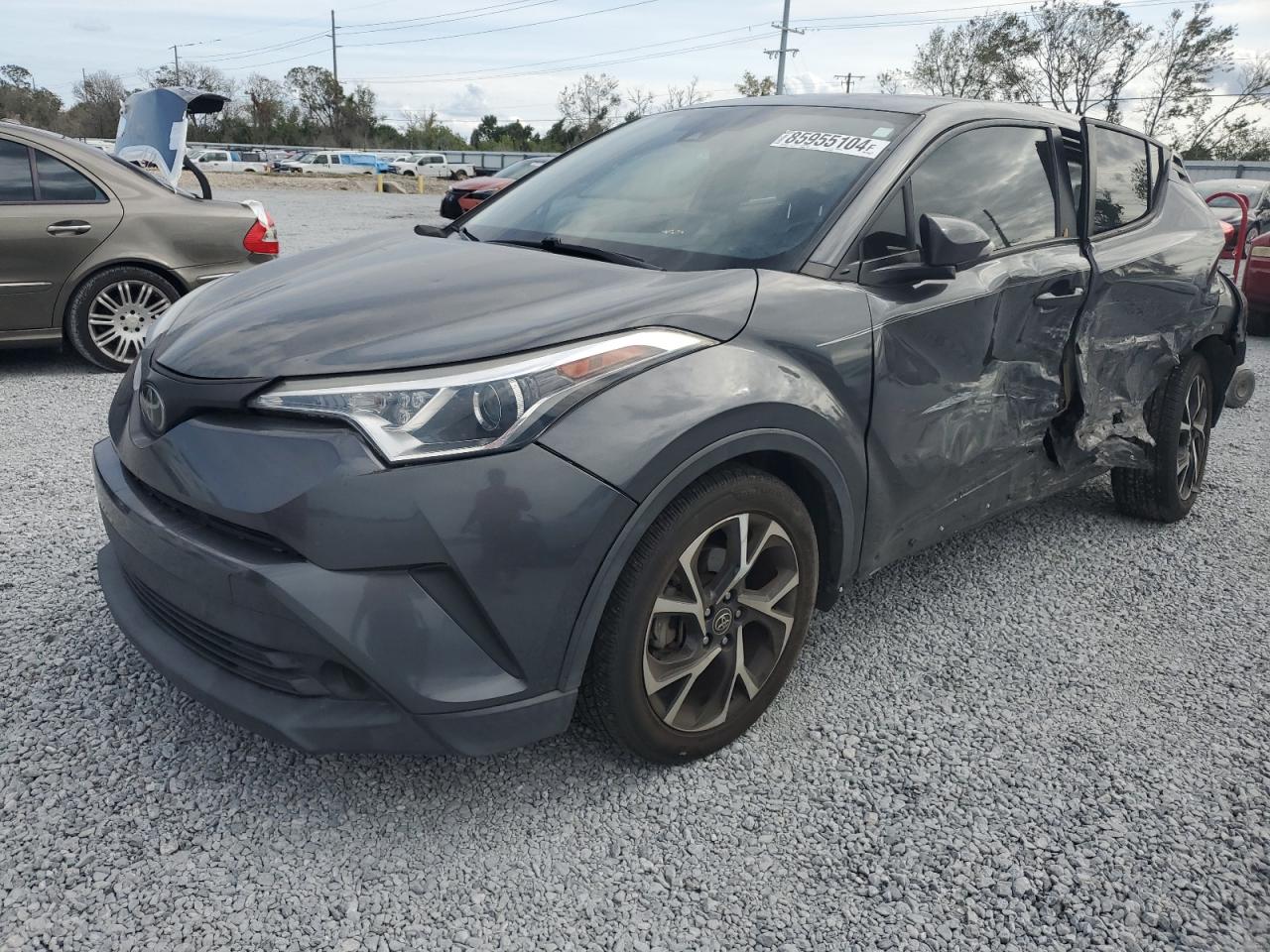 TOYOTA C-HR XLE 2019