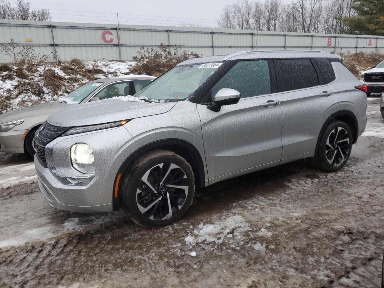 MITSUBISHI OUTLANDER 2024