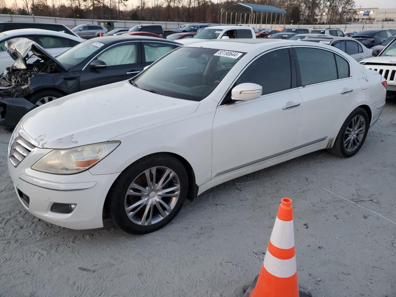 HYUNDAI GENESIS 4. 2011
