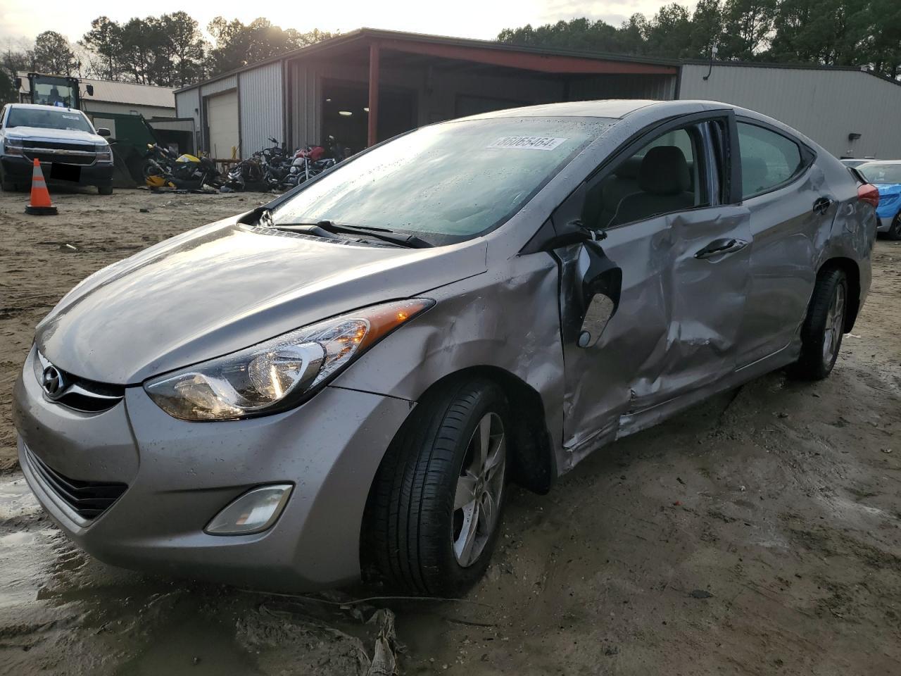 HYUNDAI ELANTRA GL 2012