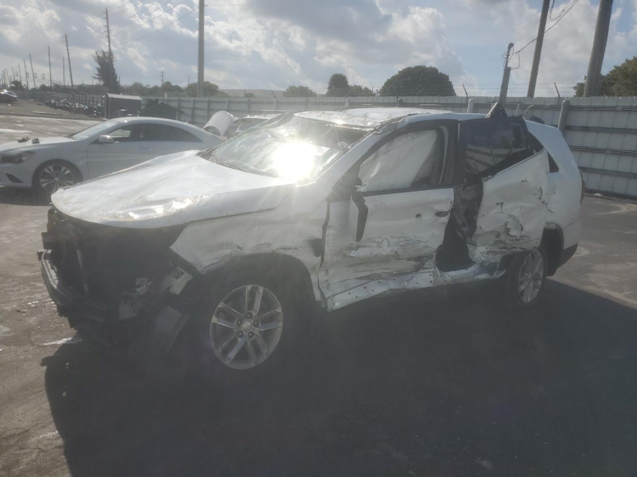 KIA SORENTO LX 2015