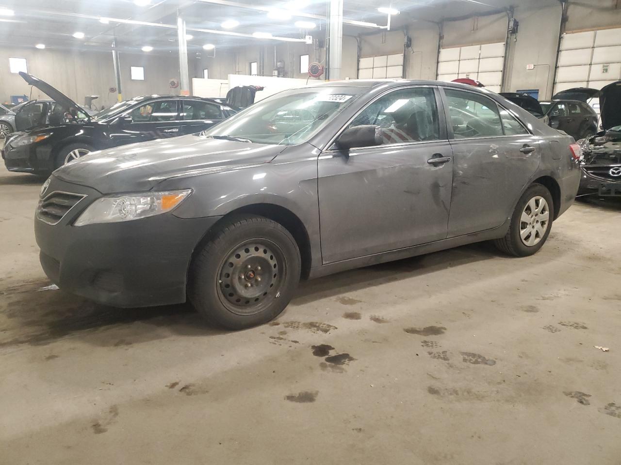 TOYOTA CAMRY BASE 2010