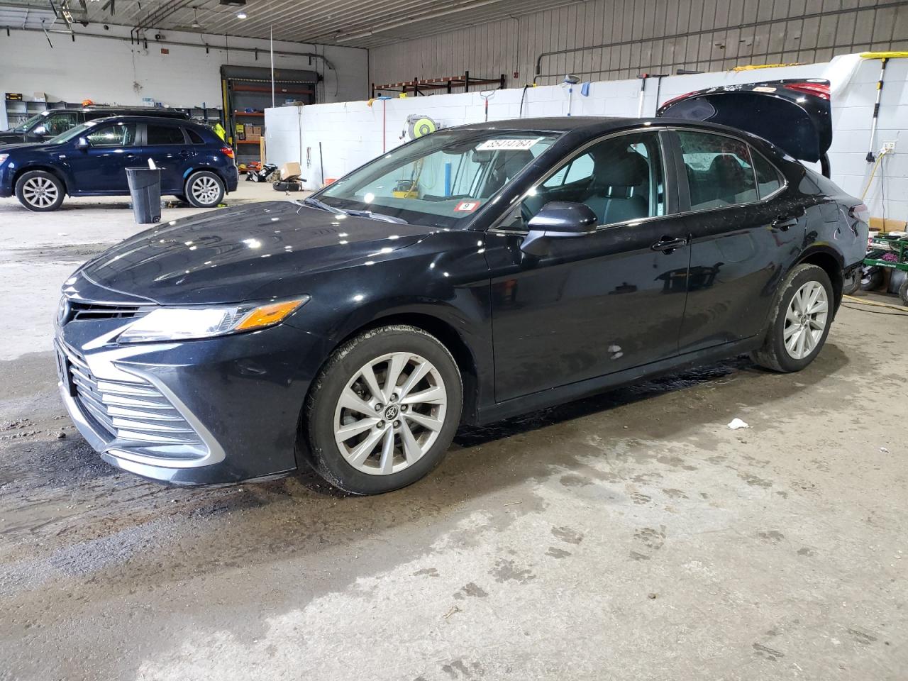 TOYOTA CAMRY LE 2022