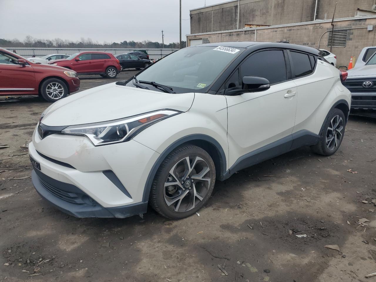 TOYOTA C-HR XLE 2019