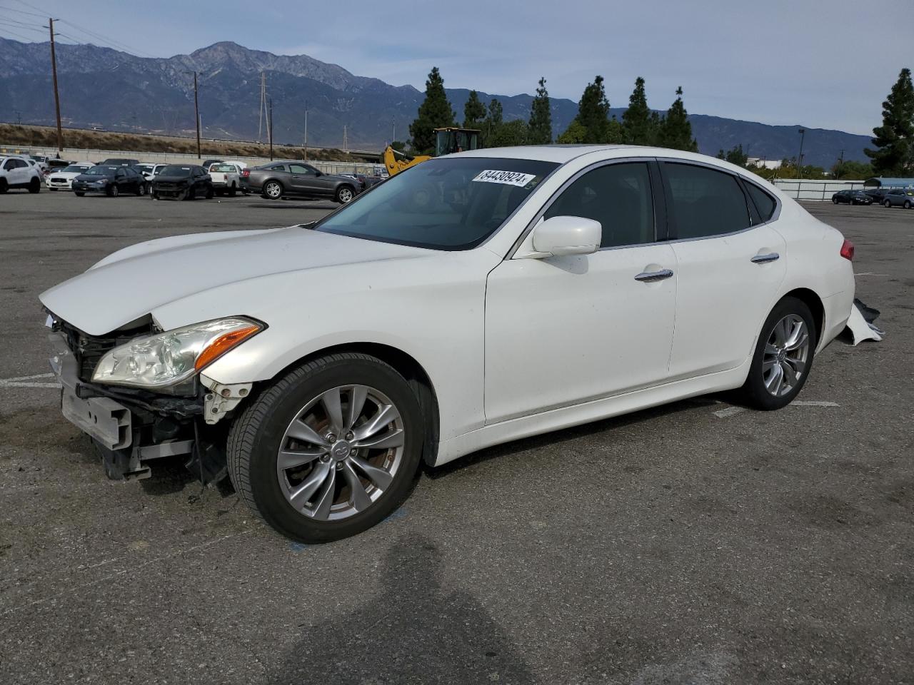INFINITI M37 2013