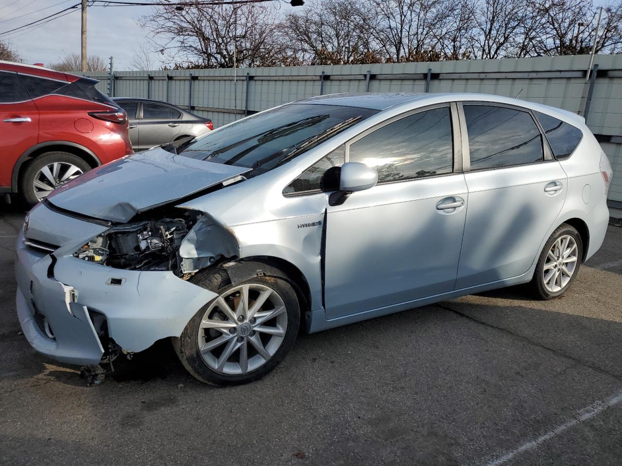 TOYOTA PRIUS V 2013