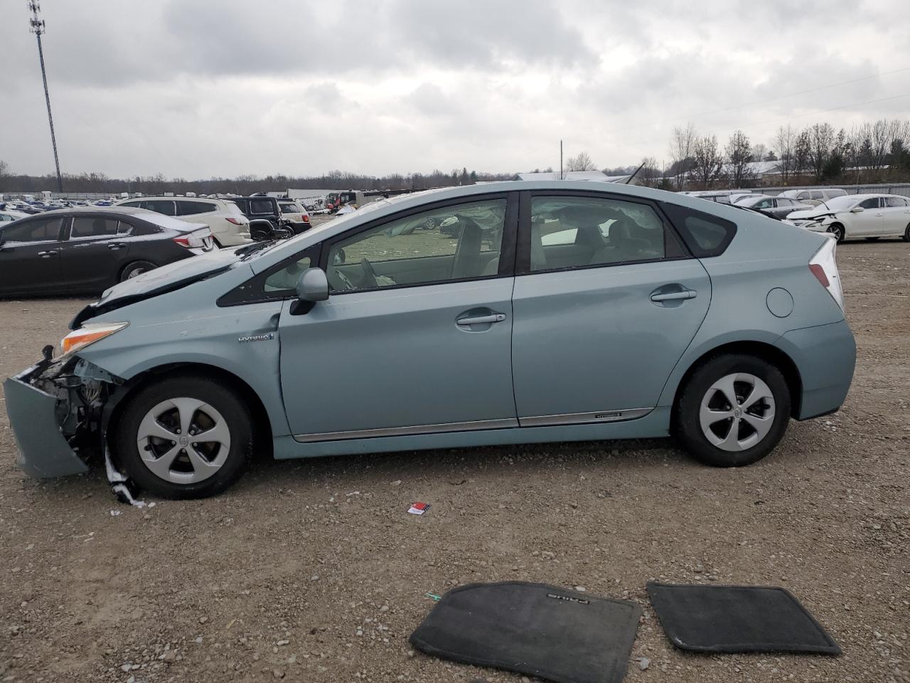 TOYOTA PRIUS 2013