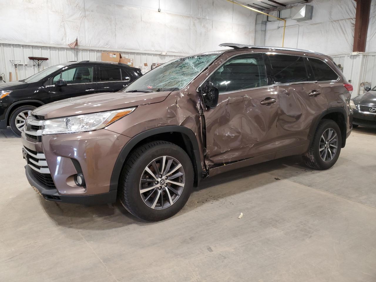 TOYOTA HIGHLANDER 2017
