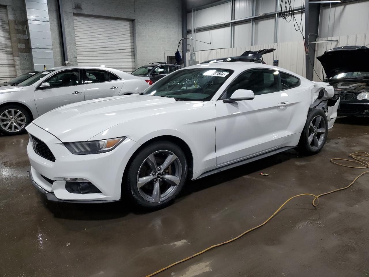 FORD MUSTANG 2015