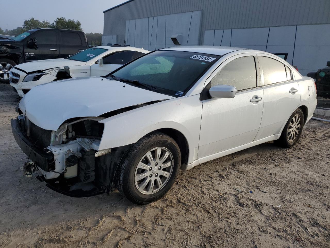 MITSUBISHI GALANT FE 2011