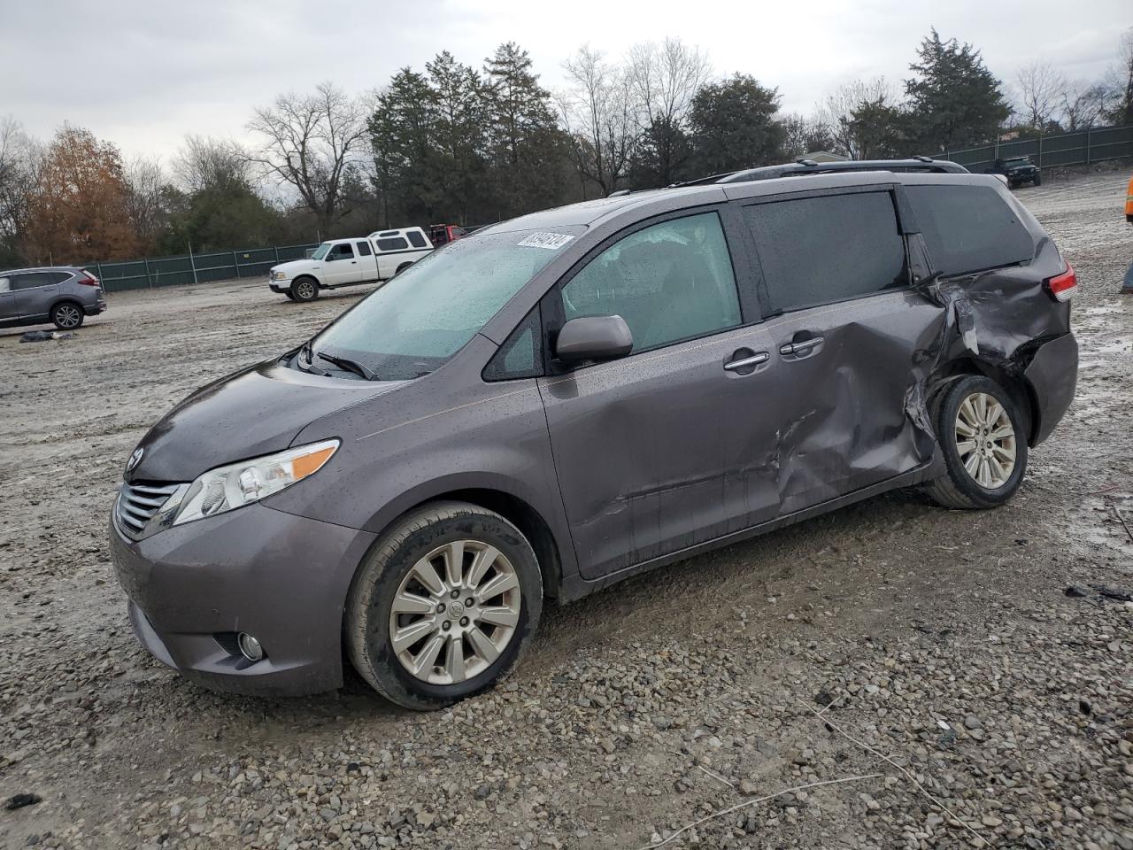 TOYOTA SIENNA XLE 2012
