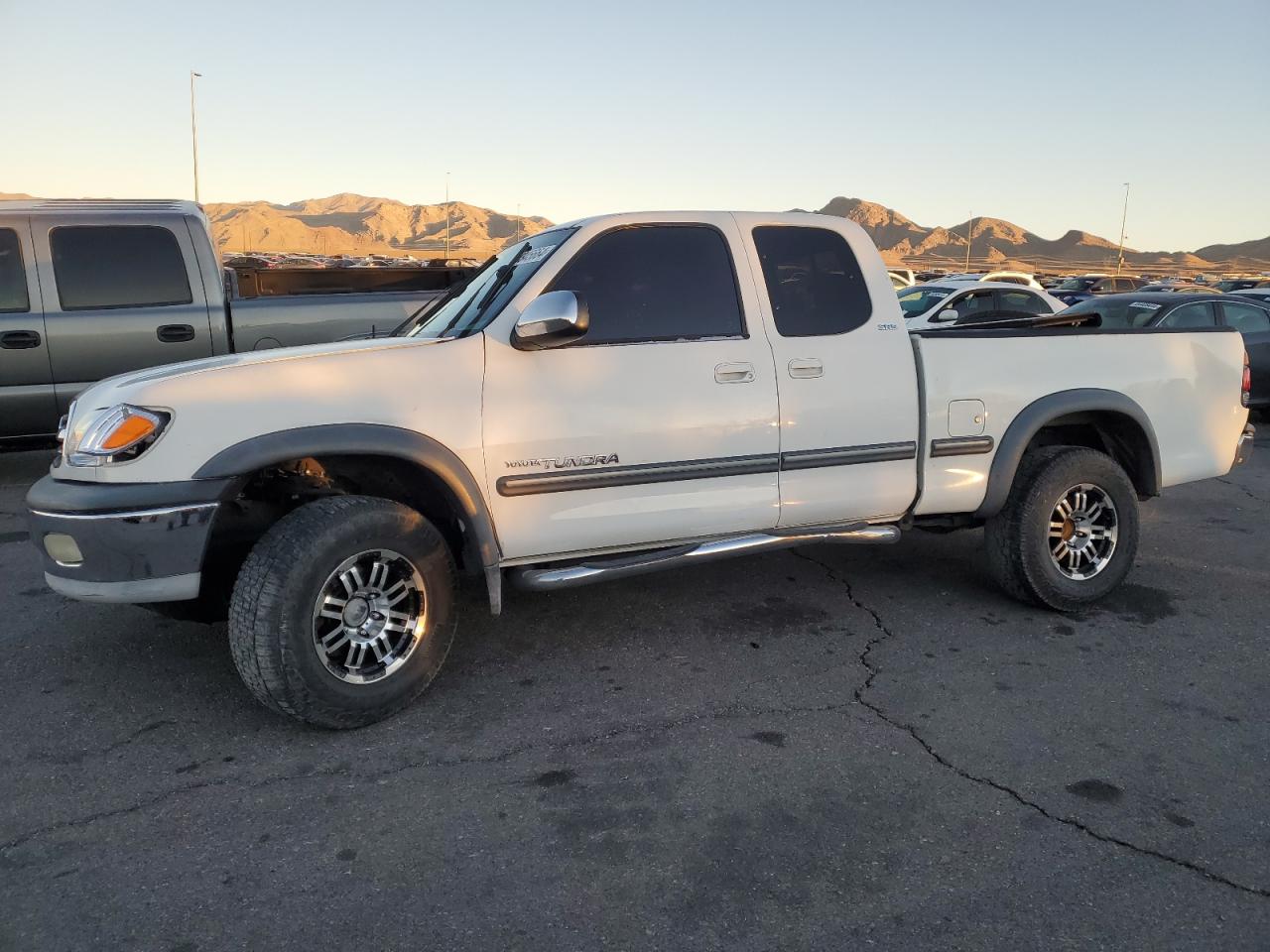TOYOTA TUNDRA ACC 2000