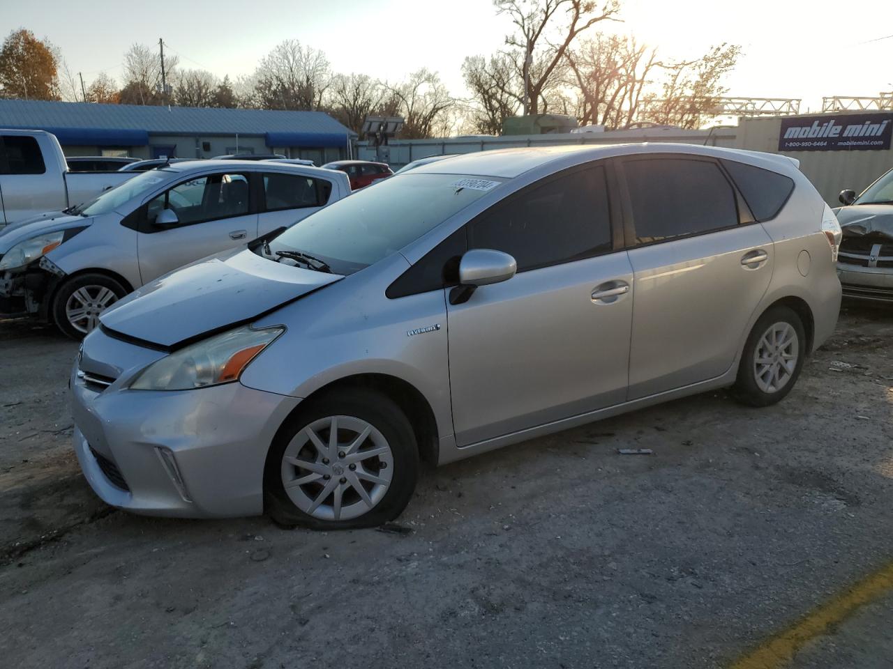 TOYOTA PRIUS V 2012