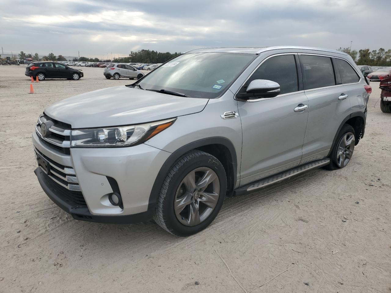 TOYOTA HIGHLANDER 2017