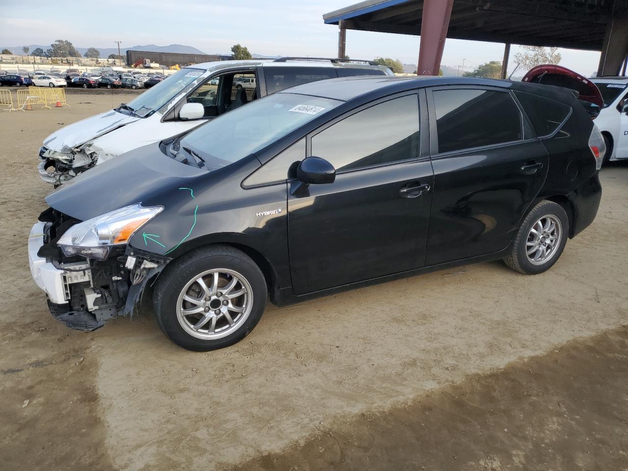 TOYOTA PRIUS V 2013