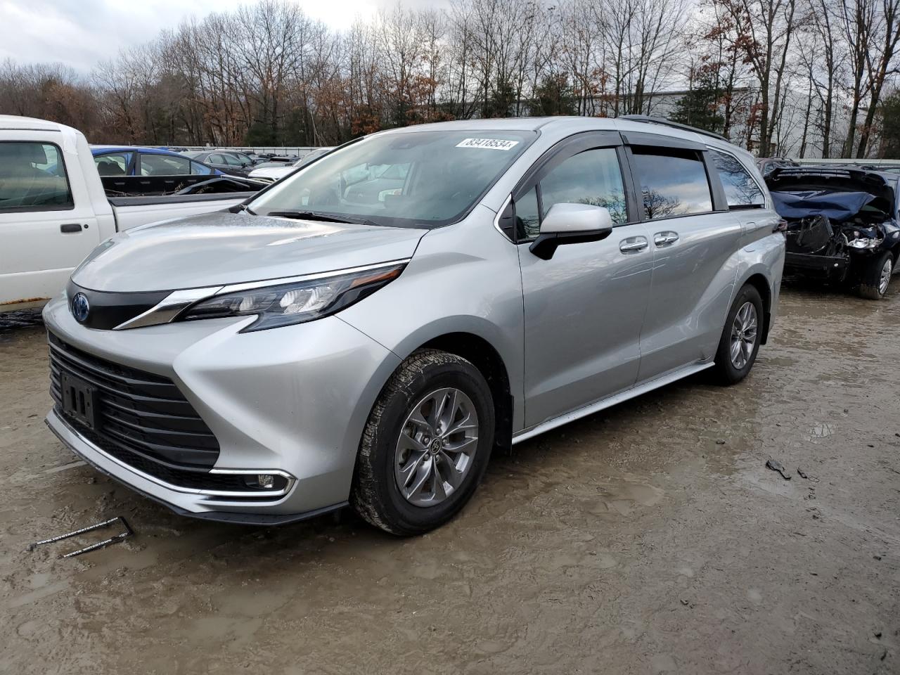 TOYOTA SIENNA XLE 2024