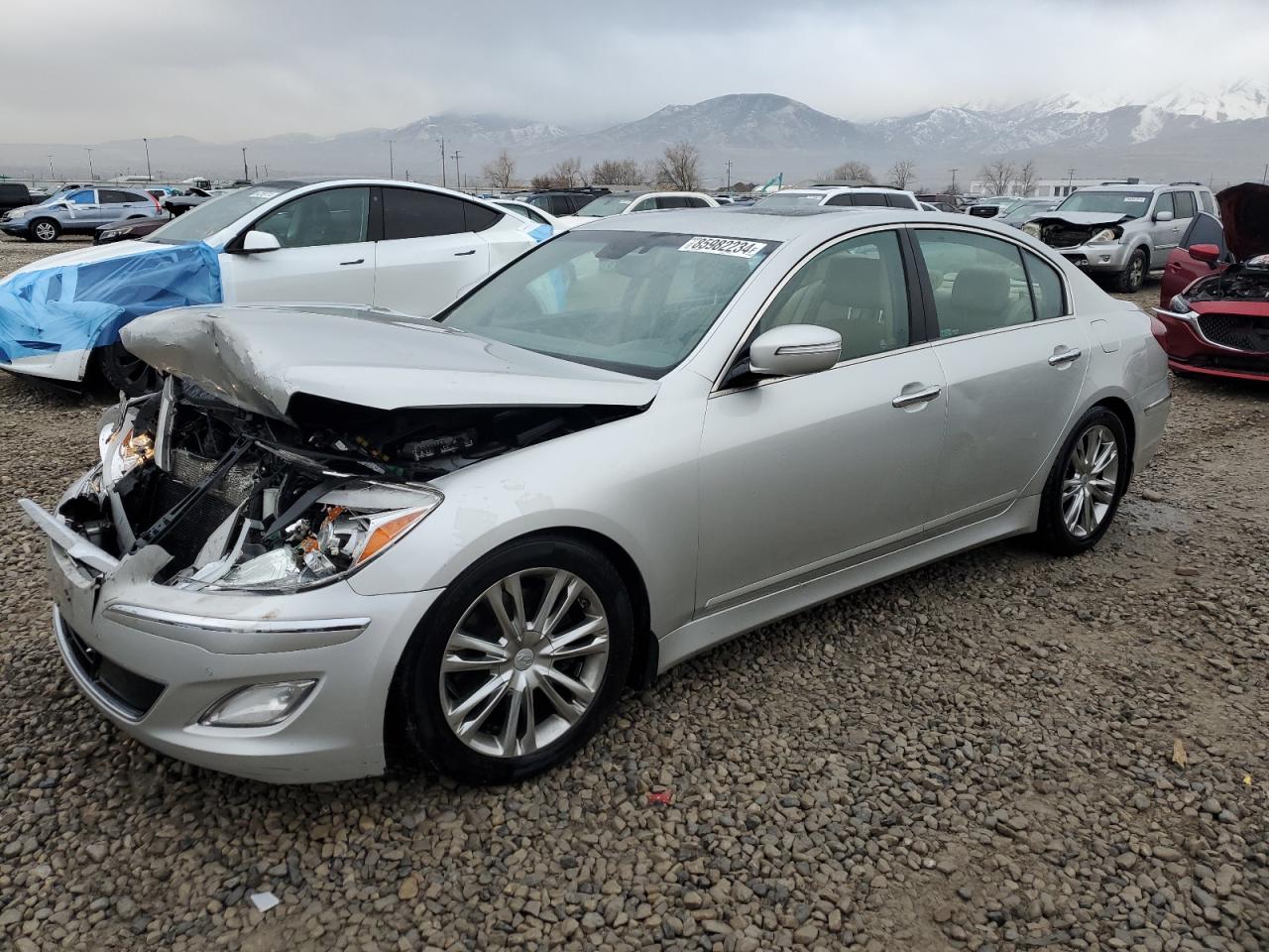 HYUNDAI GENESIS 3. 2013