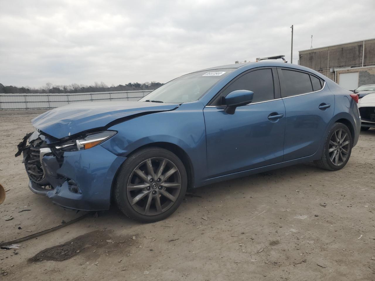 MAZDA 3 2018