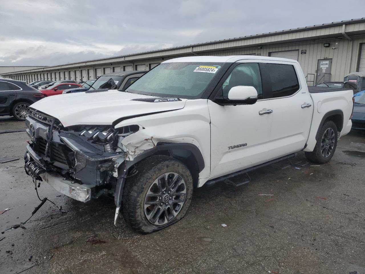TOYOTA TUNDRA CRE 2024