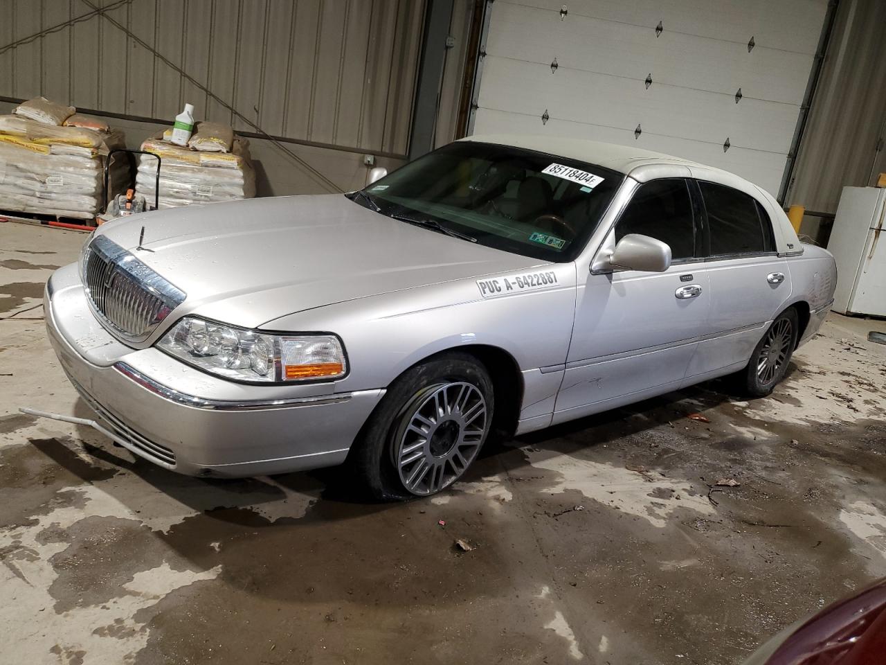 LINCOLN TOWN CAR 2010
