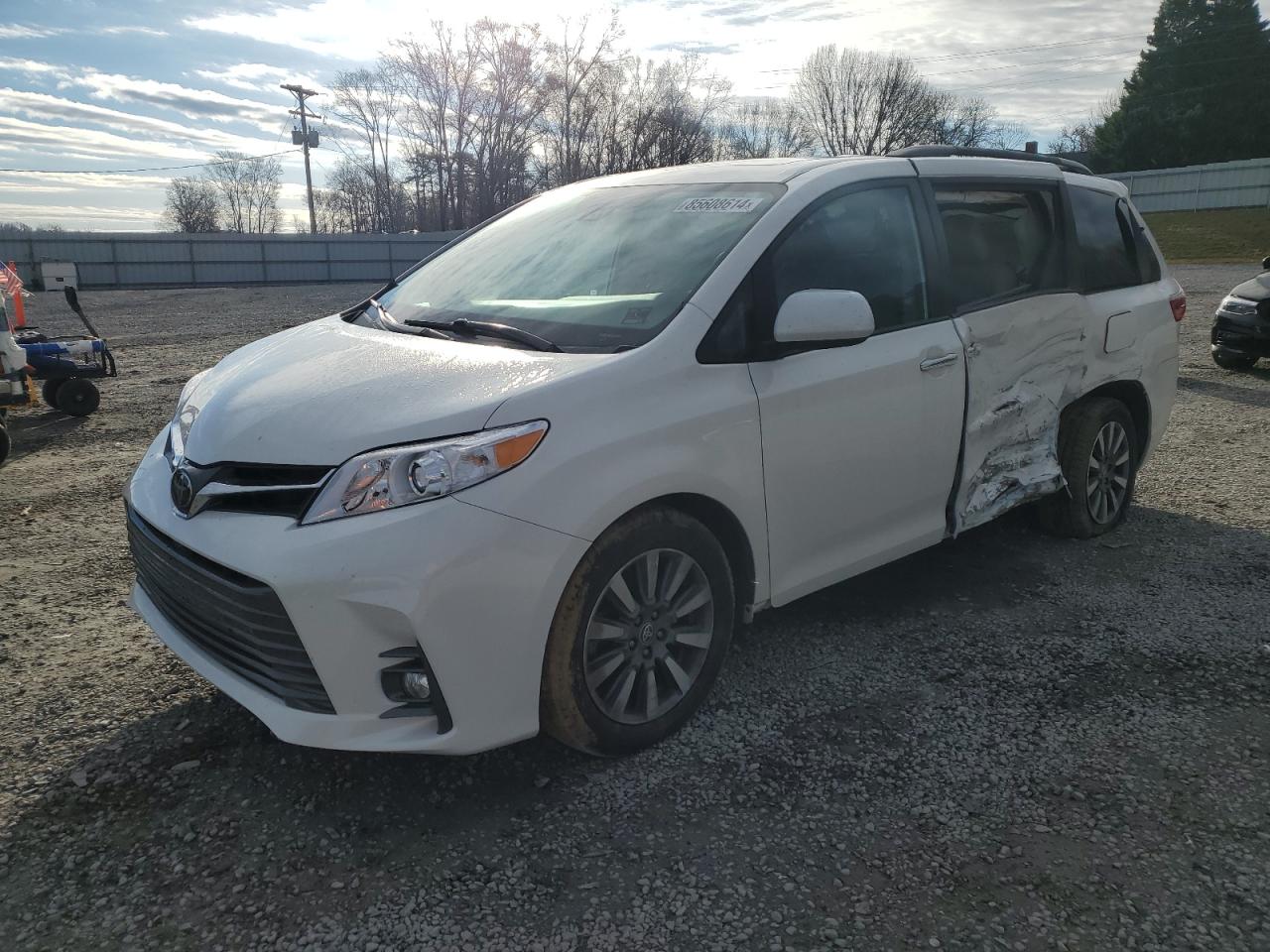 TOYOTA SIENNA XLE 2020