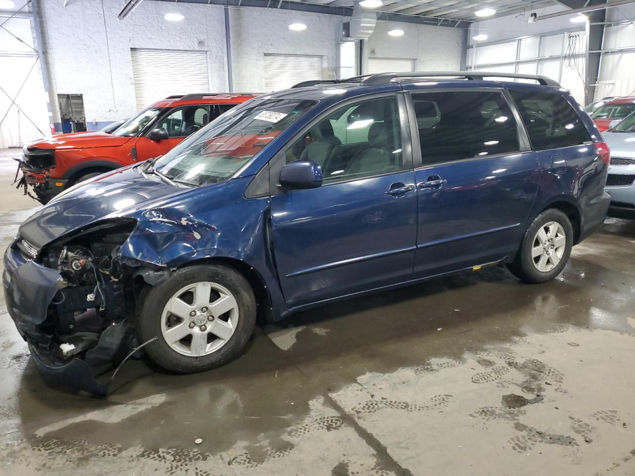 TOYOTA SIENNA XLE 2005