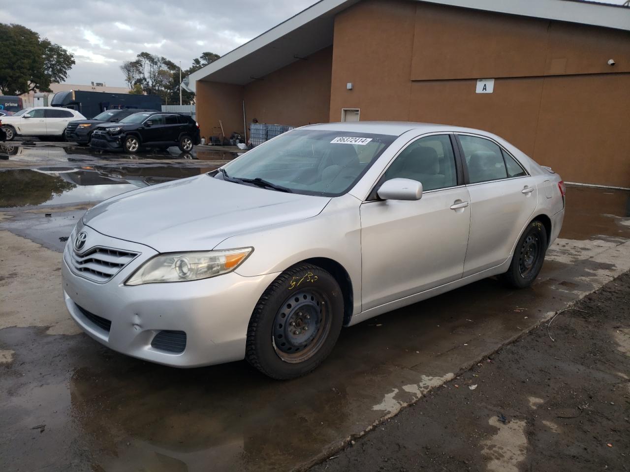 TOYOTA CAMRY BASE 2011