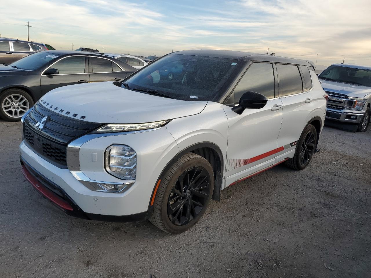 MITSUBISHI OUTLANDER 2023