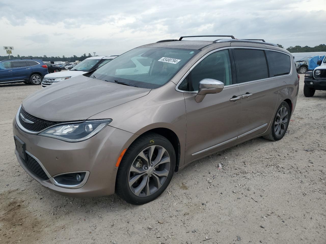 CHRYSLER PACIFICA L 2017