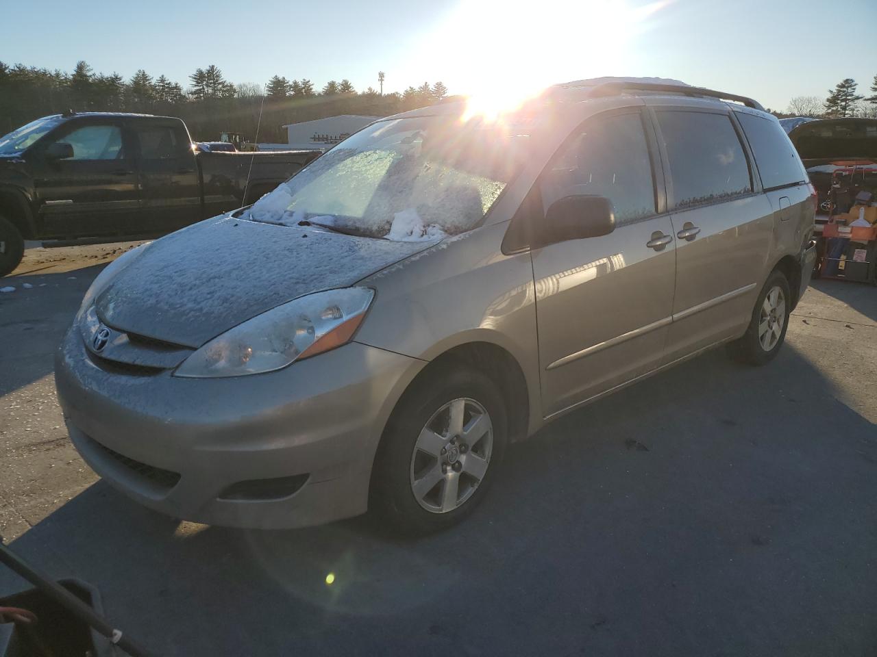 TOYOTA SIENNA CE 2009